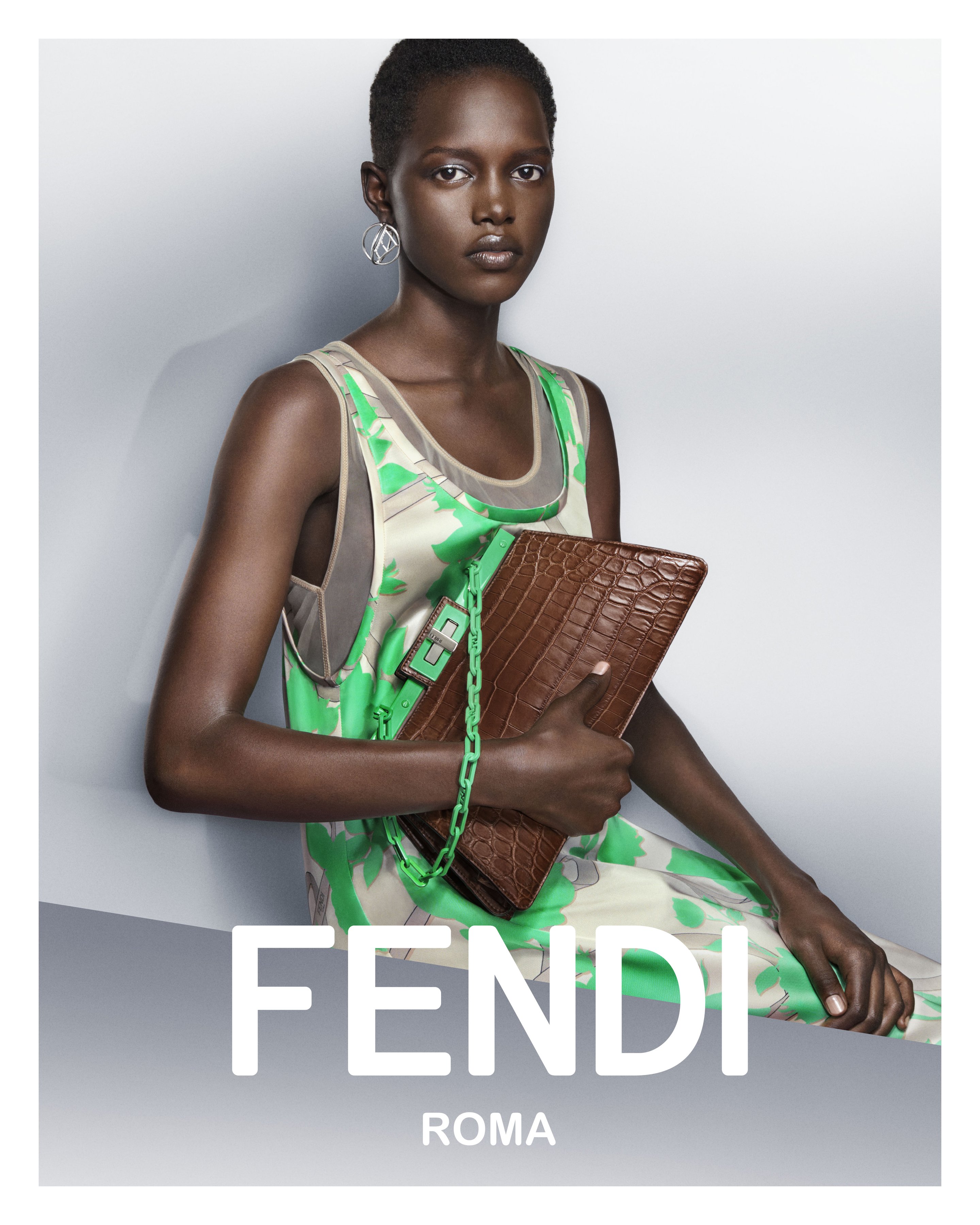 01_FENDI_SS23_ADV_Campaign.width-2880_9vWBuzFDdRpUGbSA.jpg