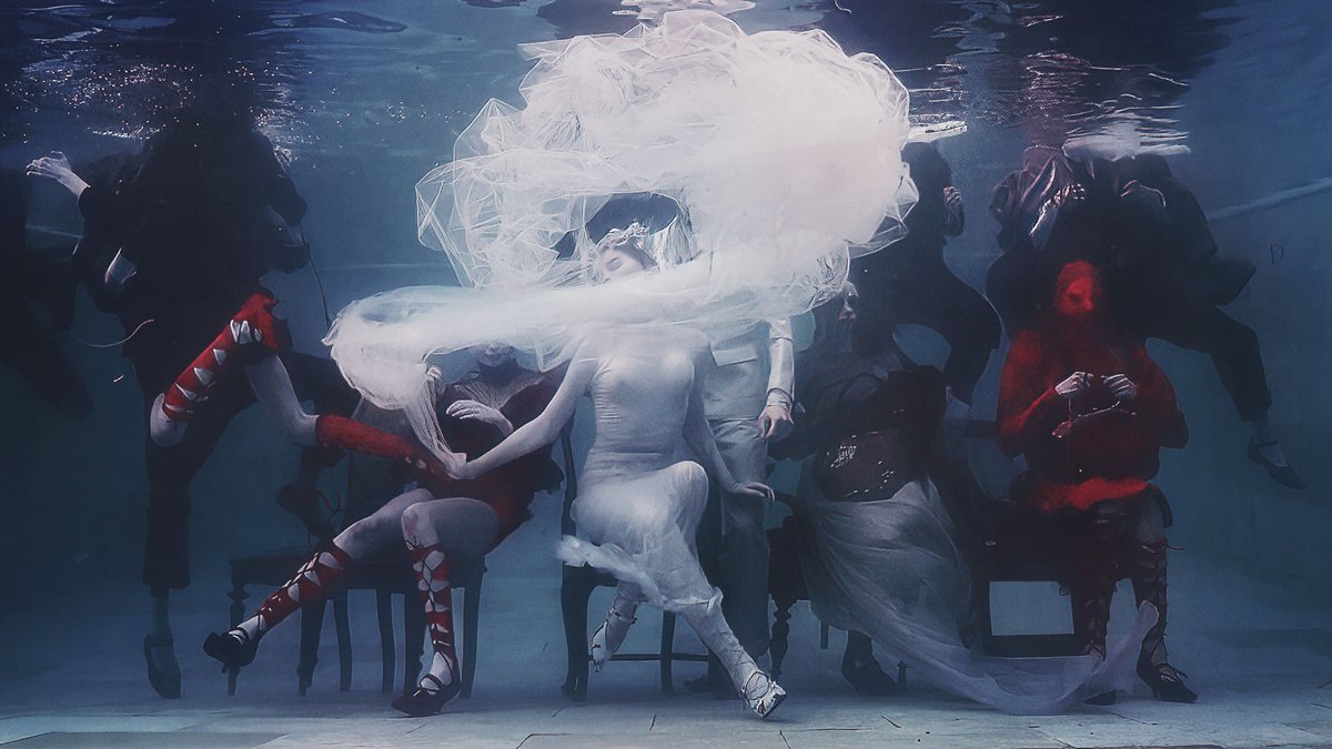 S.W.A.L.K. II | SHOWstudio