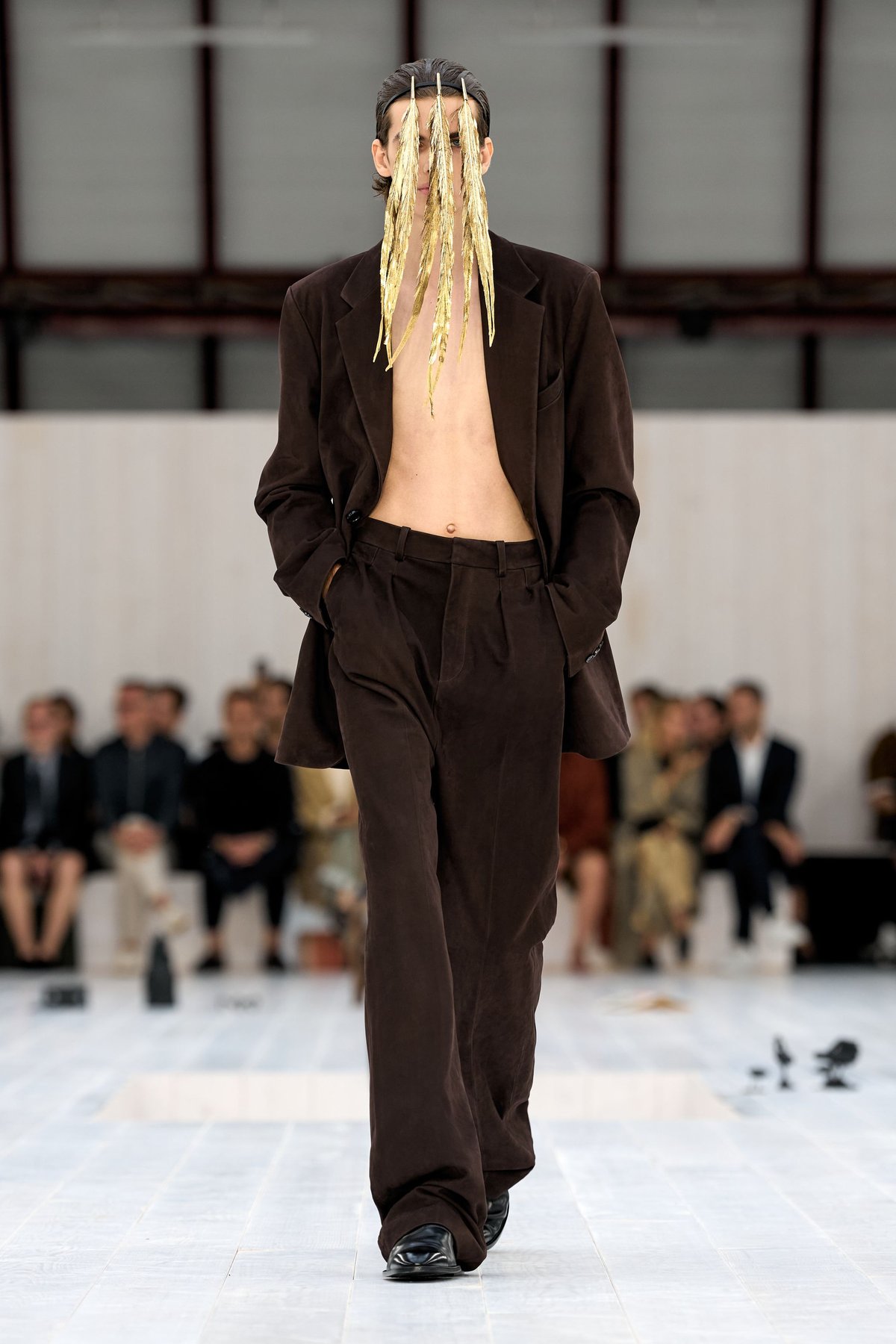 Loewe サングラス ブラック SS25 Runway Show: Loewe S/S 25 Menswear | SHOWstudio