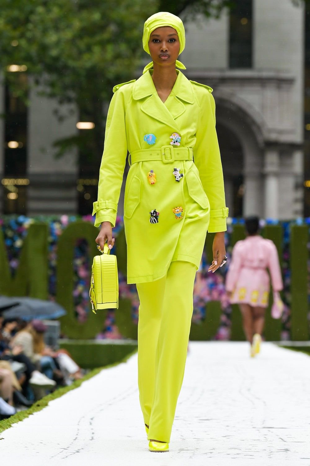 Moschino S/S 22 Womenswear | SHOWstudio display picture 3