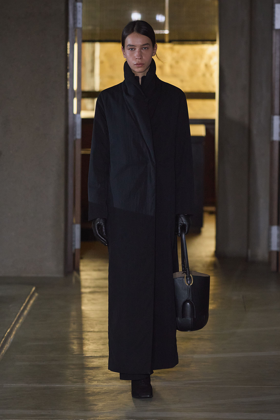 アート・デザイン・音楽 10 Mame Kuroguchi Mame Kurogouchi A/W 26 Womenswear | SHOWstudio