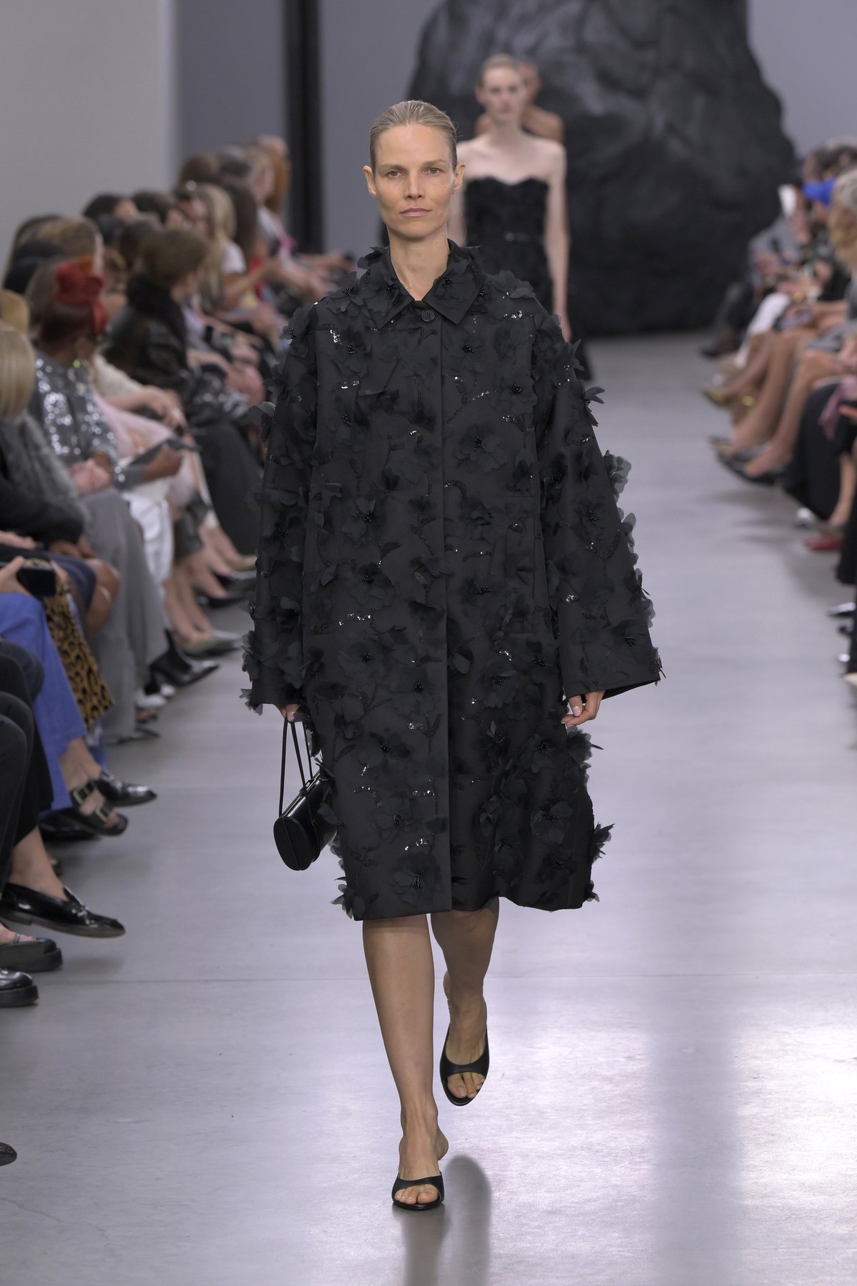 コート Michael Kors SS25 (MR520FLDTY 001BLACK) Michael Kors S/S 25 | SHOWstudio
