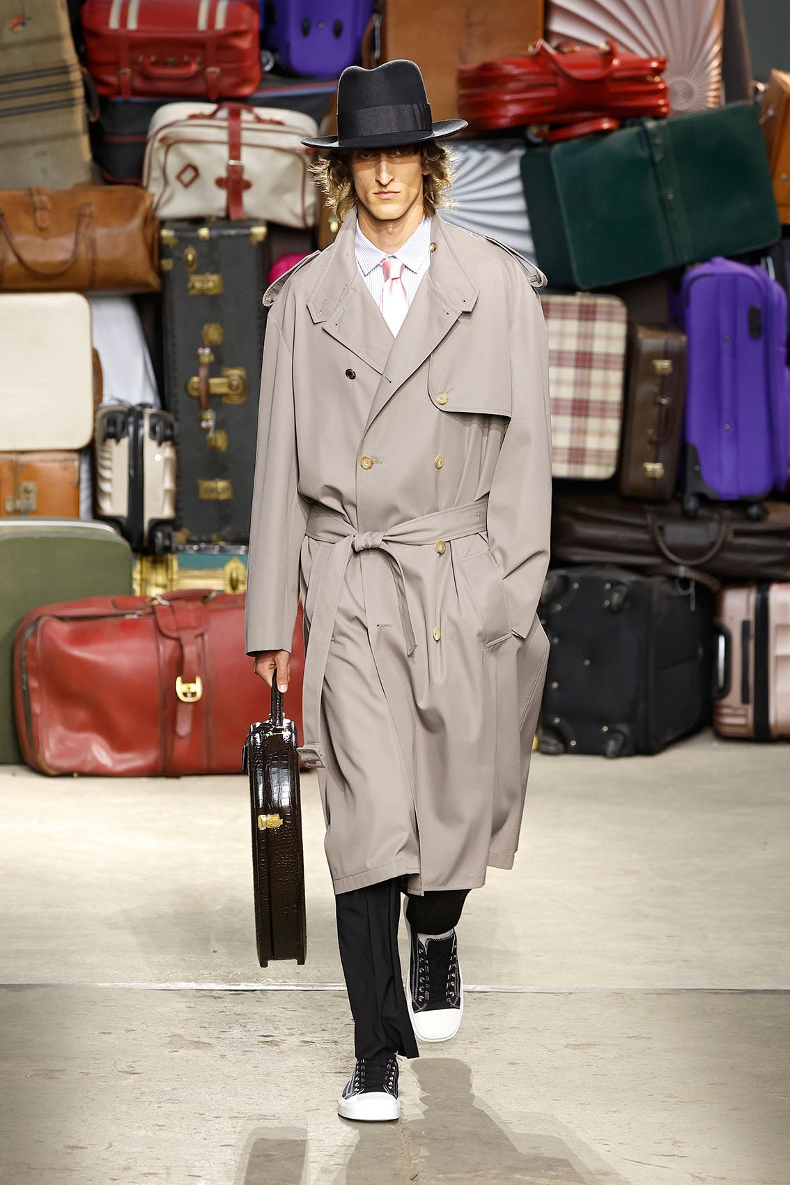 ジャケット Moschino SS25 (02223721 1294) Moschino S/S 25 Menswear | SHOWstudio