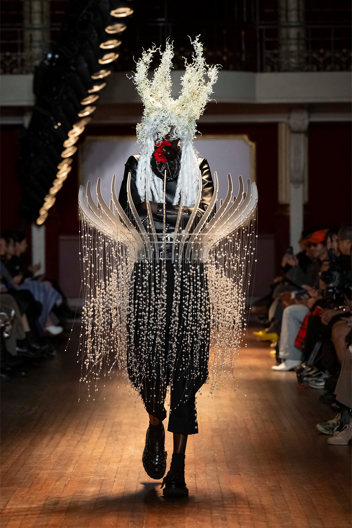 置物 catwalk Catwalk Imagery: Noir Kei Ninomiya S/S 27 Womenswear | SHOWstudio