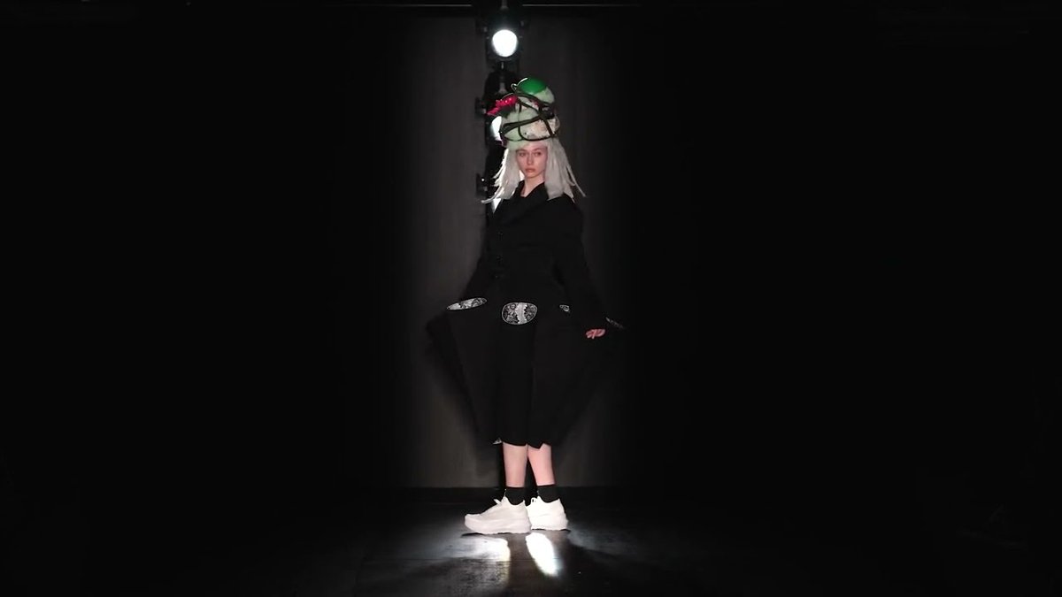 Collection Video: Comme des Garçons A/W 22 Womenswear | SHOWstudio