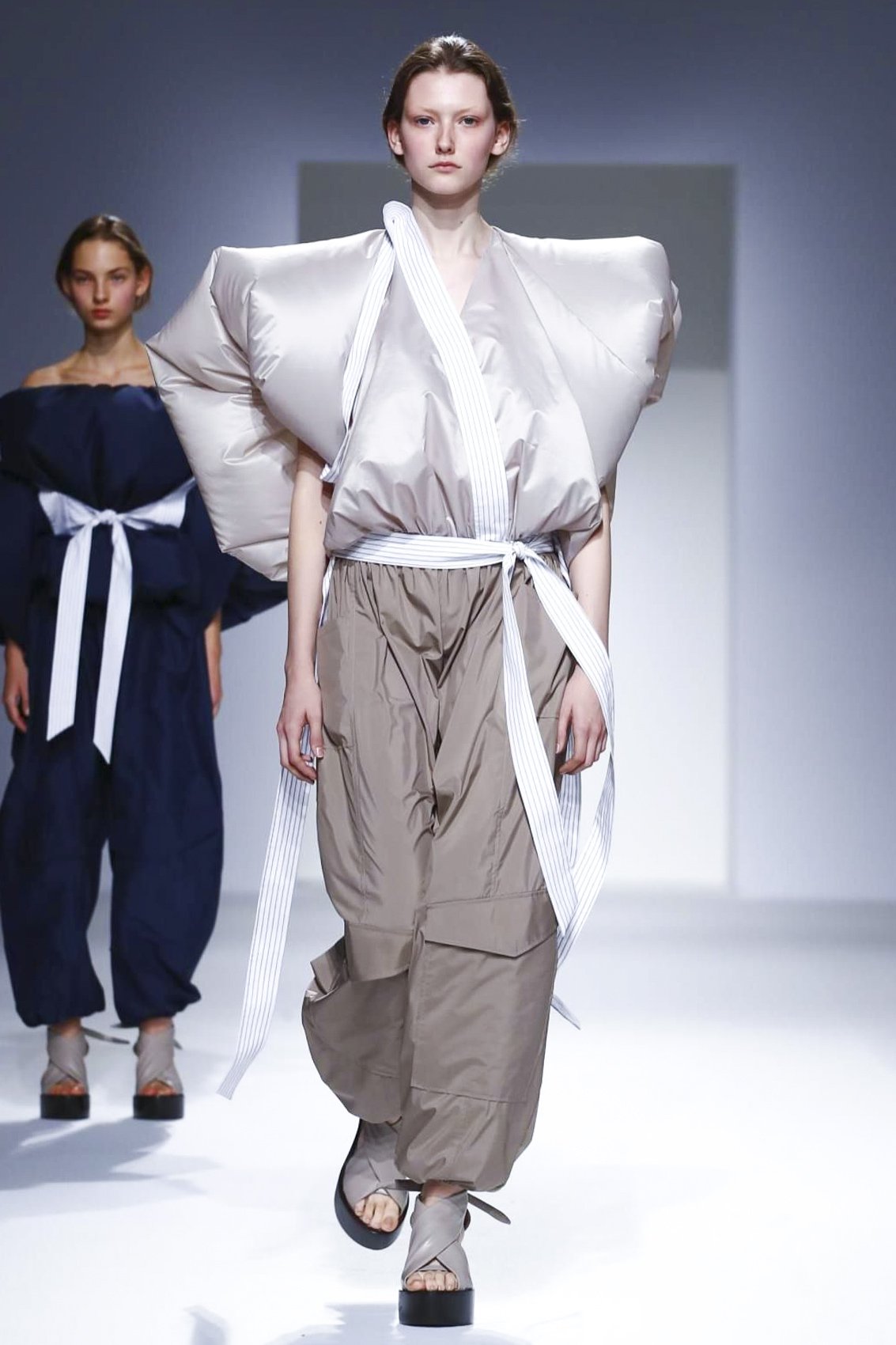 スカート hussein chalayan Hussein Chalayan blue circular cutout skirt — spring 2003