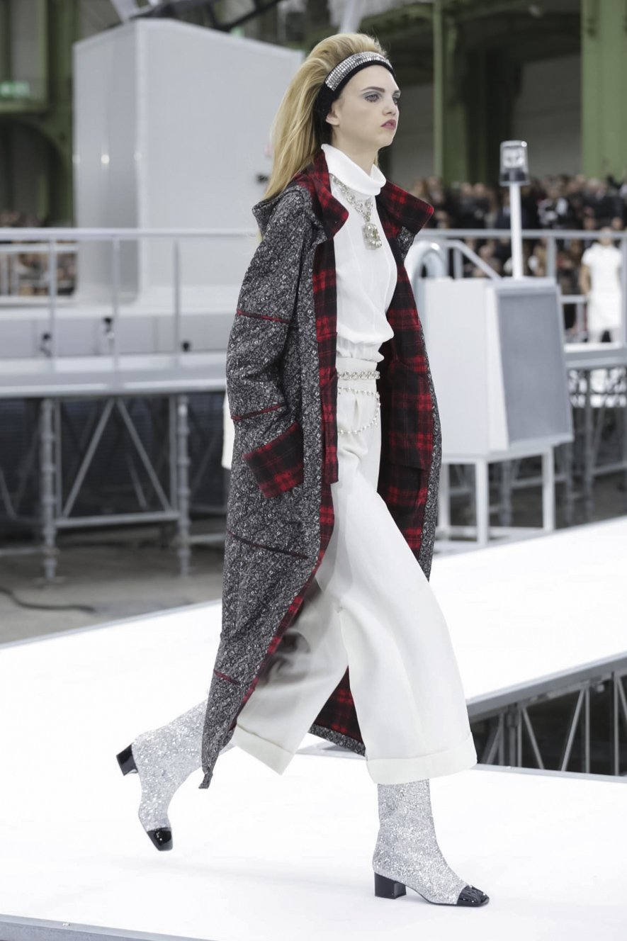 Chanel A/W 17 Womenswear | SHOWstudio Chanel A/W 17 Womenswear | SHOWstudio