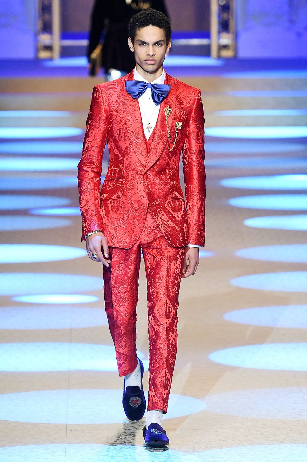 Dolce and shop gabbana red suit