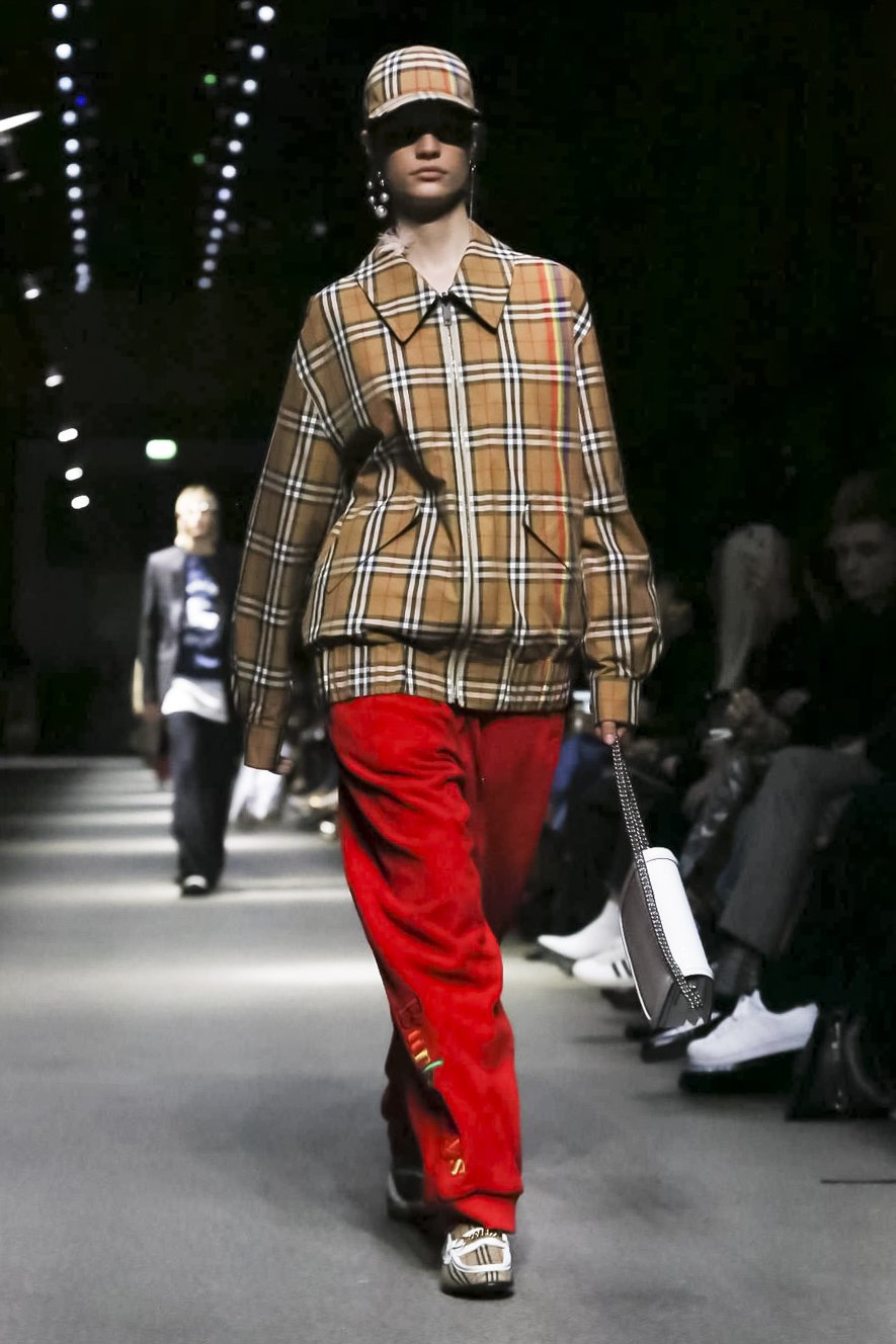 Burberry runway 2018 best sale